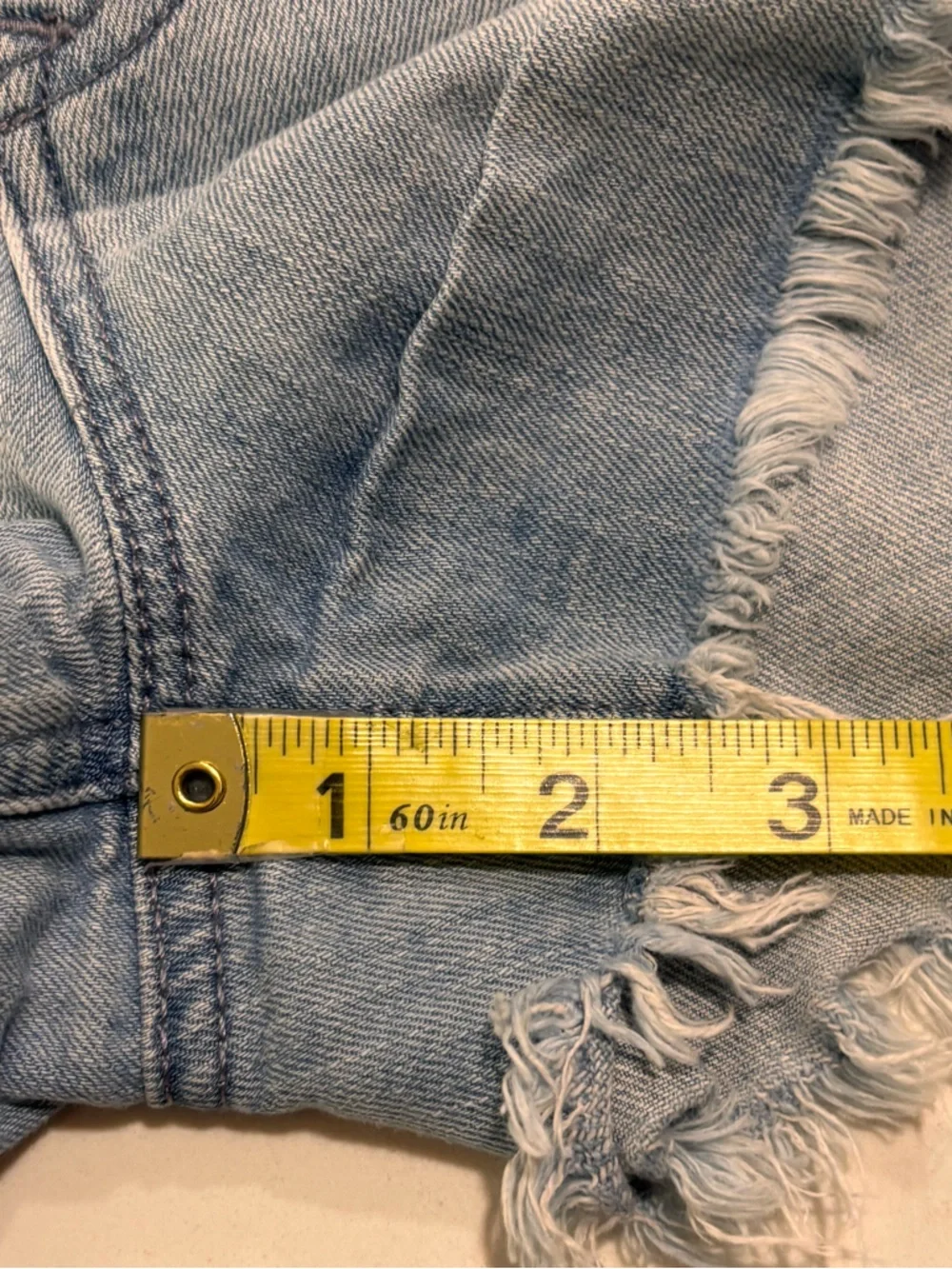 Express Light Wash Blue Distressed Denim Cutoff Jeans Shorts Women’s 12 5-Pocket